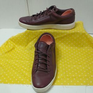 Shoes for Crews MOZO Mavi II Women Sneaker SIZE 10 Maroon